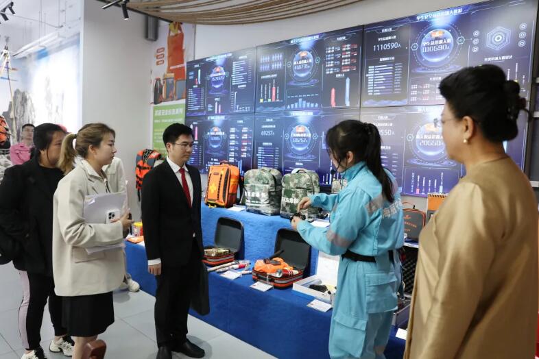Investment Section of the Royal Thai Embassy Delegation, Led by Minister-Counsellor  Chen An, Visits Hailiya Group for Inspection and Exchange 68f9889c1f79e